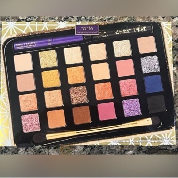 NIB TARTE LIMITED EDITION WINTER WONDERLAND LUXE EYESHADOW PALETTE AND MINIS SET - Picture 2 of 15